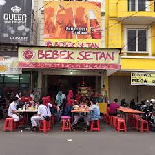 Kuliner nusantara yang satu ini terdiri dari lontong, tahu goreng, taoge, lentho, bawang goreng, kecap, dan sambal dipadu kuah segar. Kuliner Bebek Setan Restoran Bekasi Facebook 114 Foto
