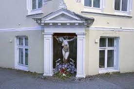 Check spelling or type a new query. Raser Mot Gatekunst Av Naken Og Korsfestet Listhaug