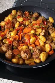 Gnocchi Gemuse Pfanne Mit Mettballchen Von Barenmama Chefkoch Rezepte Gnocchi Gemuse Pfanne Einfache Gerichte