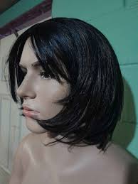 Vendo peluca corta Precio $10 Entregas en apopa, catedral y metro centro  san salvador No hacemos envíos