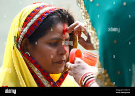 India gate with the setting sun hi-res stock photography and images
