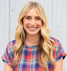 Jasmine Roth's Instagram, Twitter & Facebook