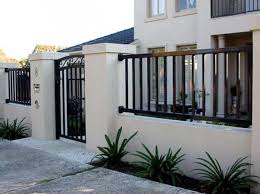 Tidak hanya dari segi keamanan, pagar minimalis juga banyak dipilih karena mampu memberi kesan tersendiri pada sebuah hunian. 60 Model Pagar Rumah Minimalis Besi Dan Kayu Desain Apik