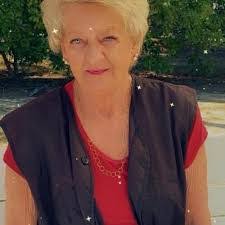 Faye Knowles's Instagram, Twitter & Facebook