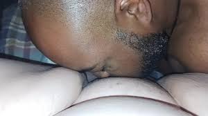 Comendo minha buceta gorda