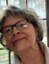 Debbie Dustin's Instagram, Twitter & Facebook