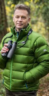 Rather than standing in a field somewhere in the uk or in the bush somewhere in africa, this one kicks off in his kitchen with his gorgeous poodles, where he introduces the programme and explains that, without the normal film crew available due. Chris Packham Tour Expert Group Tours Steppes Travel