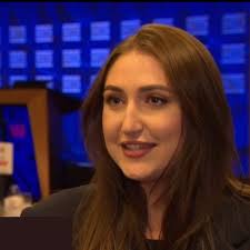 Gina (@ginasavage1) arriving at A Night for Melanoma tonight, with her  partner Tom. #SIXHOURPROJECT