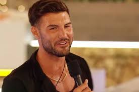 Love Island's Welsh brickie Liam Reardon sang a Tom Jones song and fans  loved it