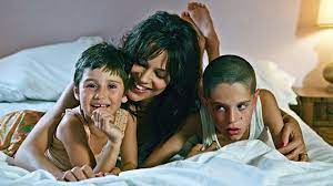 Già autopubblicato dall'autrice, è un piccolo gioiellino di narrativa contemporanea. La Prima Cosa Bella Film 2010 Mymovies It