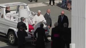 El papa Le&oacute;n XIV celebra su tradicional audiencia de los mi&eacute;rcoles en la plaza de San Pedro