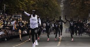 Heute, samstag, fiel um 8:15 uhr im wien der startschuss zu einem weltrekordversuch. Nike Athlet Kipchoge Mit Rekord Marathon Everysize Blog