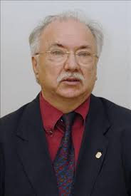 A herendi porcelángyár alapítójának, farkasházy fischer mórnak az ükunokája. Maganak Meg Van Ideje Farkashazy Tivadar Valasza Magyar Narancs