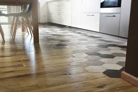 Antico E Moderno Si Incontrano Idee Ristrutturazione Casa Piastrelle Parquet Piastrelle Piastrelle Cucina