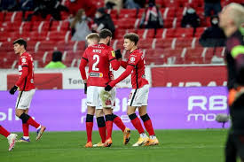 Спартак не без труда обыграл в прошлом туре ротор и удержался в тройке лидеров. Bb3tgo0c6x2ogm