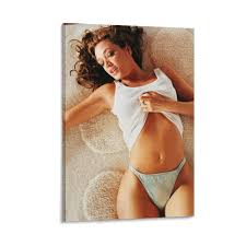 Amazon.com: MOJDI American Actress Leah Remini Sexy Poster Canvas Painting  Wall Art Poster for Bedroom Living Room Decor 12x18inch(30x45cm)  Frame-style : Hogar y Cocina
