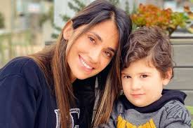 Lionel messi's new son ciro has been introduce to the world in a touching family photo. Leo Messi Tiene Un Amuleto Es El Cumpleanos De Ciro Y Antonela Hace Dos Fotos