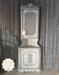 Autentico Vintage Paint Latte Rengi Le Boyandiktan Sonra Clear Wax Ve Black Wax Uygulamasi Yapilan Kose Bufe Wax Mobilya Bufe