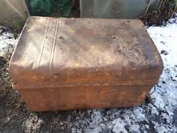 This trunk table has also iron closures. Vintage Metal Steamer Trunk Ideal Storage Toy Box Or Coffee Table Ebay