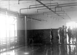 Inmates Inside The Showers At Birkenau Tweede Wereldoorlog Wereldoorlog