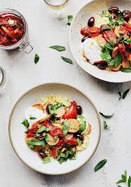 Couscous Aux Tomates Confites Saucisses Olives Herbes Fraiches Recette Tomates Confites Couscous Et Alimentation