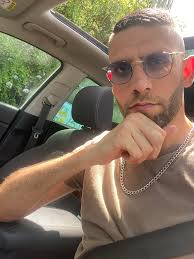 35-year-old man in London for two days looking for a travel partner