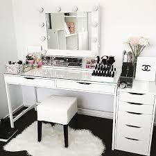810 Likes 28 Comments Vanity Collections Vanitycollections On Instagram Loving Our Divider Sets Which P Stylish Bedroom Make Up Desk Vanity Vanity Room