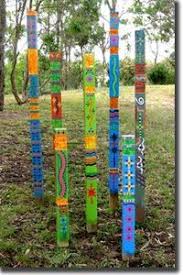 Holzstelen Hof Kunst Gartenkunst Stehlen Garten