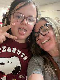 M'lady, Jeni, gave my head a full overhaul last week! She took notes, cut  it exactly as needed, head massage, hot towel, hand massage, and all Aveda  products. 🤤 If y'all have