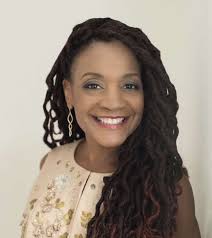 Roberta Gill's Instagram, Twitter & Facebook