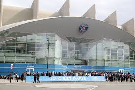 Le parc des princes est une enceinte marquante de l'histoire du sport français, nichée dans le 16e arrondissement de la ville lumière. Qyc2i Jwkw N3m
