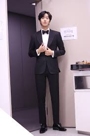 189 centimeters is actually translated to 6 feet and 2 inches. 10 Hot And Young Korean Celebrities Of 187 Cm And Over Kpopmap