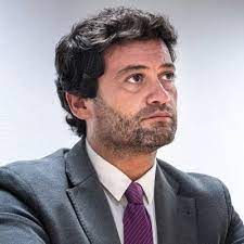 Só acordando os portugueses e trabalhando juntos poderemos ter sucesso neste desafio. Andre Ventura Andrecventura Twitter