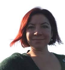 Amanda Gratton's Instagram, Twitter & Facebook