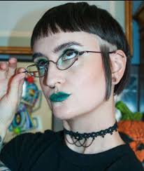 We 💚 @munsterevermore in •SEGUNDA PLAGA• Lipstick✨ What's your favorite  Bold lipstick shade?! Comment Below ⤵️ . . . . . #necromancycosmetica  #beauty #greenlipstick #vegan #crueltyfree