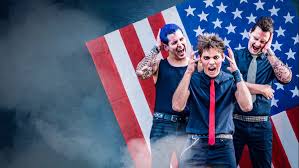 Green day was formed in 1987 and is made up of lead vocalist and guitarist billie joe armstrong, bassist and backing vocalist. Green Day S American Idiot Djkt Divadlo J K Tyla V Plzni