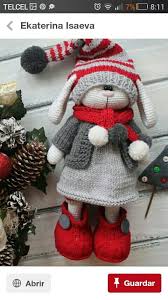 что можно связать крючком в подарок на новый год Pin Ot Polzovatelya Svetlana Konstantinovna Na Doske Kotico Svyazat Podarok Vyazanye Igrushki Obrazcy Uzorov Dlya Kukol