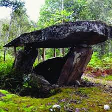 Find the perfect sarawak borneo stock photos and editorial news pictures from getty images. The Dolmen Batu Ritong In The Bario Highlands Of Sarawak Borneo Download Scientific Diagram