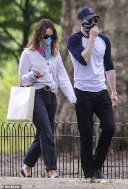 Chris evans and lily james spark dating rumors, plus more celeb love news jessica wedemeyer 7/9/2020. Picture Exclusive Lily James And Chris Evans Enjoy A Date In A Park Lily James Chris Evans Chris