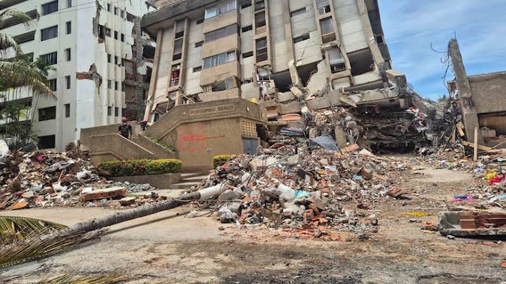 La Guaira bajo los escombros: el trabajo de los rescatistas chilenos que  acudieron a la tragedia - La Tercera