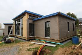 Vie bois, entreprise artisanale, fabriquant de maisons en ossature bois depuis 1991 en outre mer et 2004 en vendée. Inedit Une Maison Sort De Terre En Trois Jours Seulement A Caen Liberte Caen