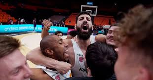 Últimas noticias de hoy, estadísticas, jugadores, calendario, clasificación, rumores de fichajes y próximos partidos. Basketball Player Tornike Shengelia Crowned Spanish Champion With Baskonia