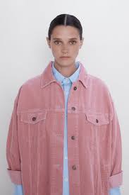 Kurtka Rubashechnogo Kroya Iz Velveta S Karmanami Kurtki Zhenshiny Zara Rossijskaya Federaciya Anziehsachen Cordjacke Vereinskleidung