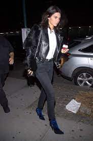 Kendall Jenner Bares Her Midriff In A Hot Pink Crop Top Kendall Jenner Outfits Kendall Jenner Street Style Denim Fashion