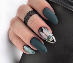 Enjoy my nail art compilations, nail art design ideas and easy nail hacks. Mysterious Dark Manicure 2020 2021 The Latest Nail Art Confetissimo Women S Blog