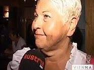 Man sieht in weiter ferne nackedeis nicht gern. Jazz Gitti Fuhl Mich Wohl Wenn Ich Nackert Bin Vienna Stadtreporter News Vienna At