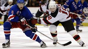 Nicknamed the russian rocket for his speed, bure played for 12 seasons in the national hockey league. Kak Pavel Bure Igral V Rejndzhers Istoriya Okonchaniya Karery Pavla Bure Sport Ekspress
