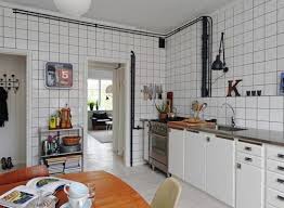 En el caso de una renovación tanto en la cocina como en el baño se corre el riesgo de derramar líquidos que tornan a los suelos muy resbaladizos, y justamente en estos. Como Pintar Los Azulejos De La Cocina Bricolajeencasa