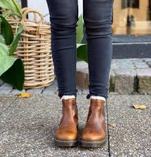 Dr Martens 2976 Women S Faux Fur Lined Chelsea Boots In 2021 Fall Boots Outfit Boots Outfit Chelsea Boots Outfit