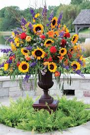 Pin By Lynda Pelkey On Flower Arrangements Sunflower Floral Arrangements Sunflower Arrangements Fall Floral Arrangements